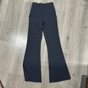 Vuori flare leggings size small - blue